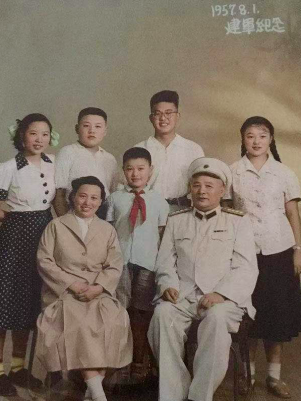 【HEF党建小课堂100讲】第六十一讲：眼睛被子弹击穿，全身17处弹痕，硬是走完了万里长征……(图9)