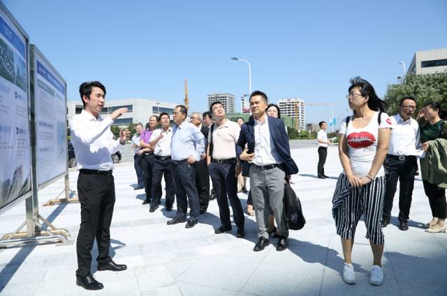 产业集聚 联合创新——总部企业(京津冀)创新产业协同发展座谈(图15) 产业集聚 联合创新——总部企业(京津冀)创新产业协同发展座谈(图15)