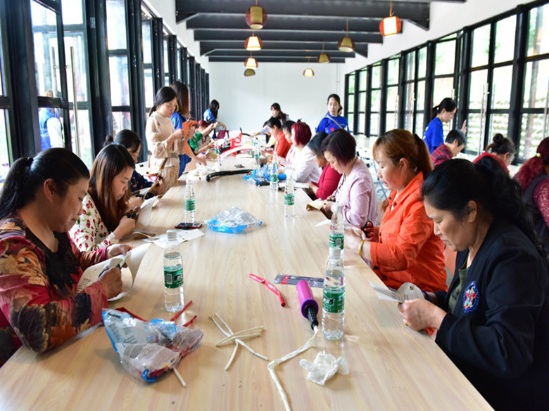 太古地产爱心传递助建美丽乡村,引领总部企业公益事业可持续发展(图11) 太古地产爱心传递助建美丽乡村,引领总部企业公益事业可持续发展(图11)