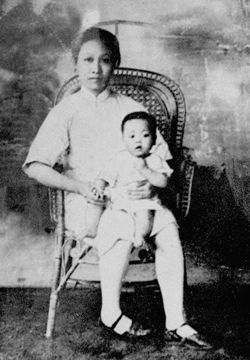 铭记历史 缅怀先烈 | 开往刑场的火车上，她给儿子留下一封绝笔遗书(图2)