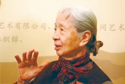 先锋模范 | “花开敦煌”——从艺八十年艺术与设计展亮相工艺美术馆 常沙娜：创新要落在我们的根上(图2)