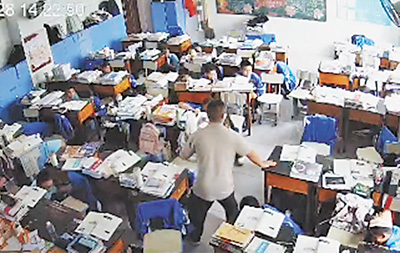 先锋模范 | 地震中，那些无私守护的身影(图2)